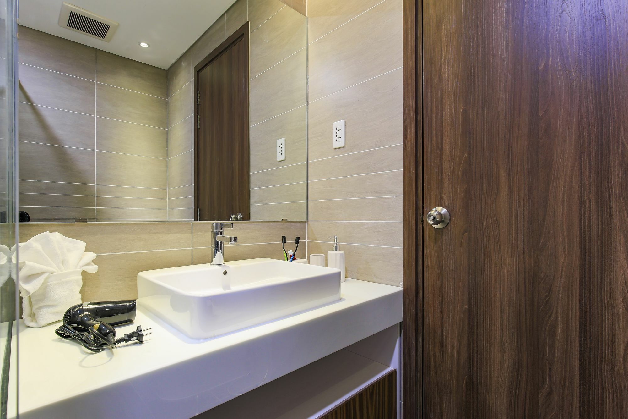 Aurora Serviced Apartments (Adults Only) Ho Şi Min Dış mekan fotoğraf